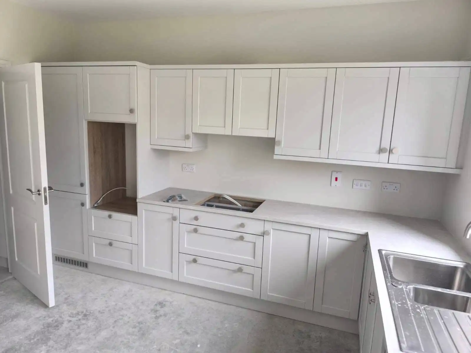 custom modular kitchen UAE